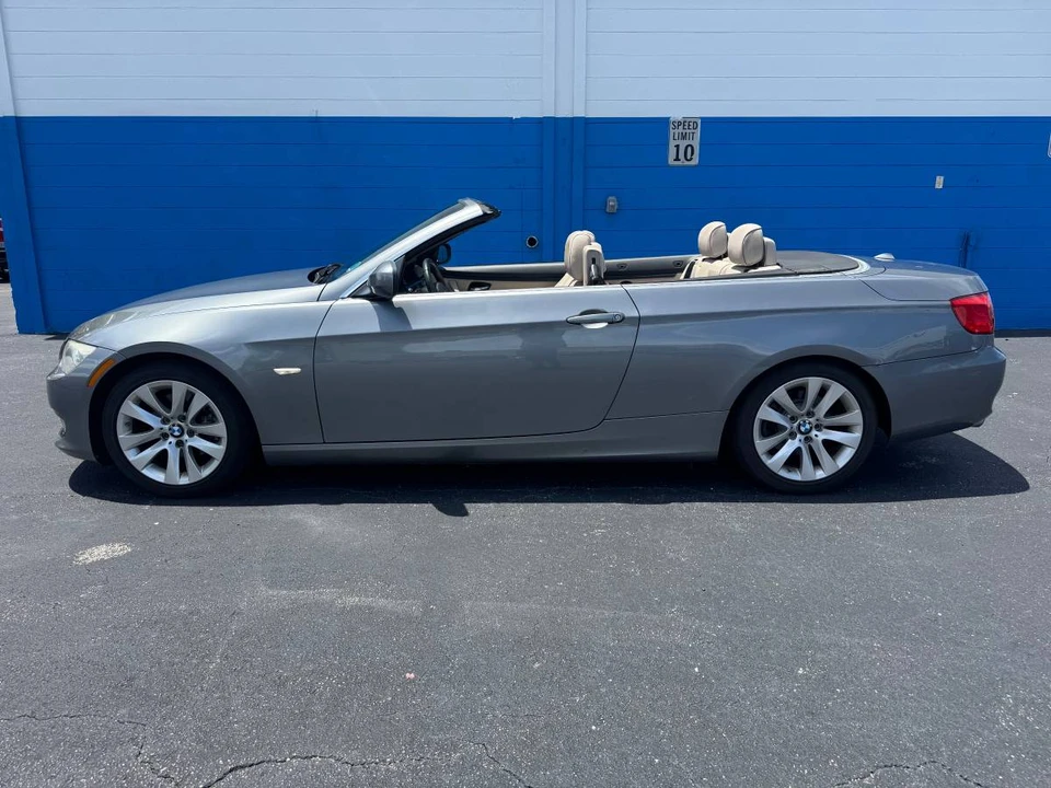 2011 BMW E90 3 Series Sedan - Image 5 of 17
