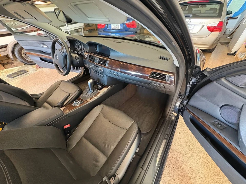2011 BMW E90 3 Series Sedan - Image 10 of 15