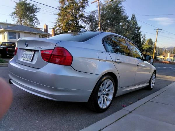 2011 BMW E90 3 Series Sedan - Image 11 of 16