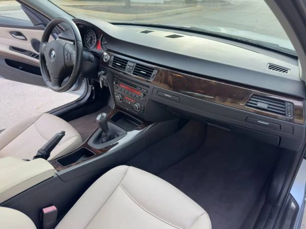 2011 BMW E90 3 Series Sedan - Image 13 of 21