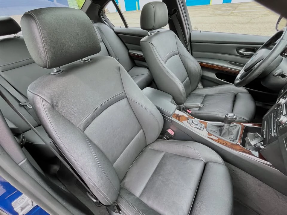 2011 BMW E90 3 Series Sedan - Image 16 of 20