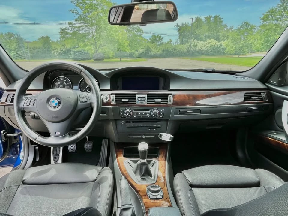 2011 BMW E90 3 Series Sedan - Image 13 of 20
