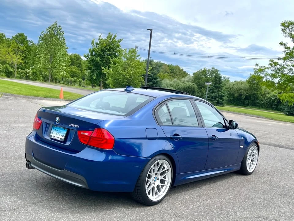 2011 BMW E90 3 Series Sedan - Image 4 of 20