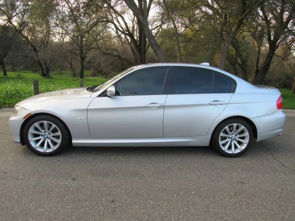 2011 BMW E90 3 Series Sedan - Image 3 of 16