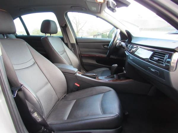 2011 BMW E90 3 Series Sedan - Image 15 of 16