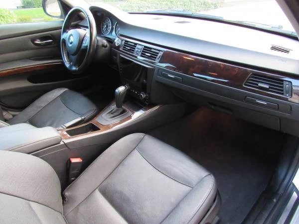 2011 BMW E90 3 Series Sedan - Image 14 of 16