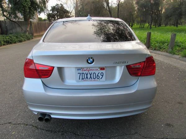 2011 BMW E90 3 Series Sedan - Image 5 of 16