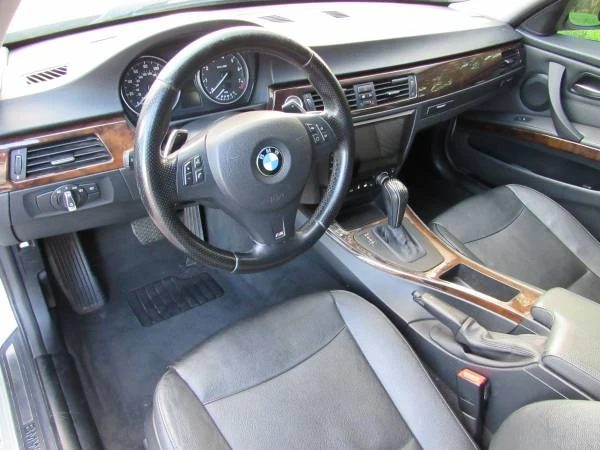 2011 BMW E90 3 Series Sedan - Image 10 of 16