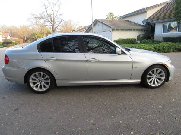 2011 BMW E90 3 Series Sedan - Image 7 of 16