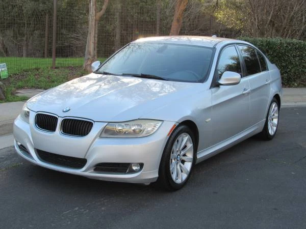 2011 BMW E90 3 Series Sedan - Image 9 of 16