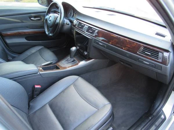 2011 BMW E90 3 Series Sedan - Image 14 of 16
