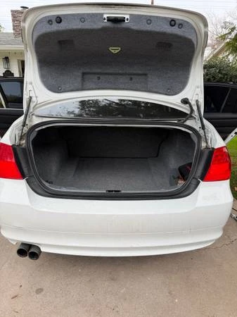 2011 BMW E90 3 Series Sedan - Image 4 of 16