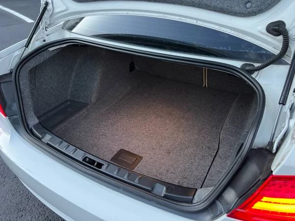2011 BMW E90 3 Series Sedan - Image 19 of 19