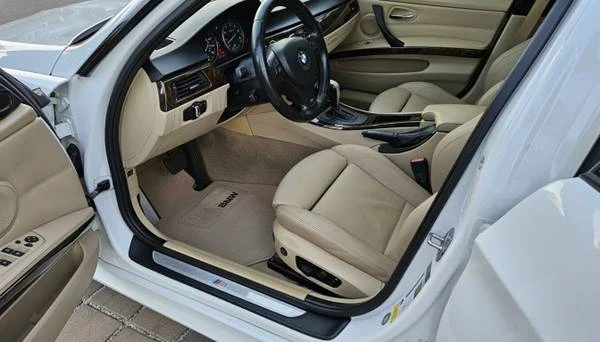 2011 BMW E90 3 Series Sedan - Image 7 of 11