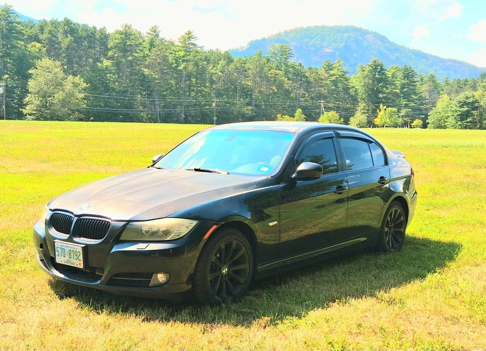 2011 BMW E90 3 Series Sedan - Image 3 of 14