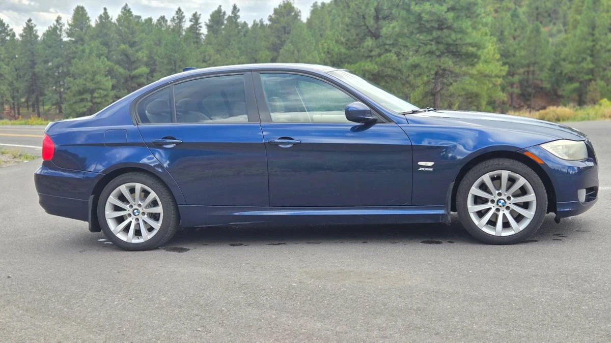 2011 BMW E90 3 Series Sedan - Image 4 of 17