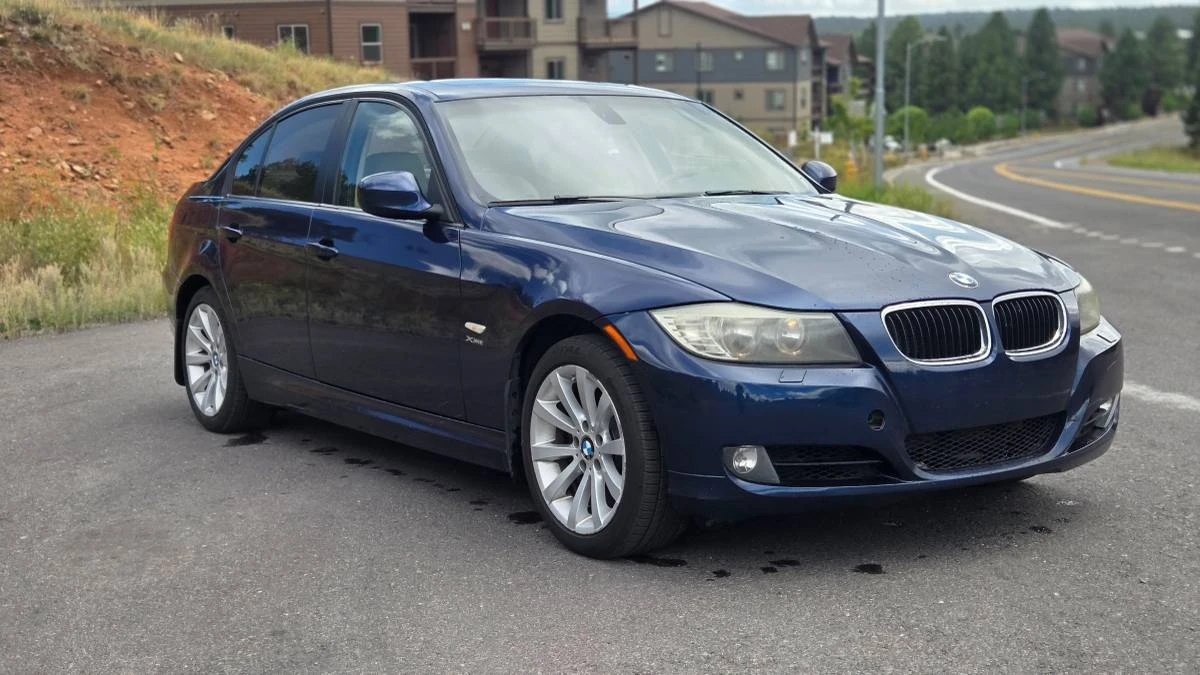 2011 BMW E90 3 Series Sedan - Image 3 of 17