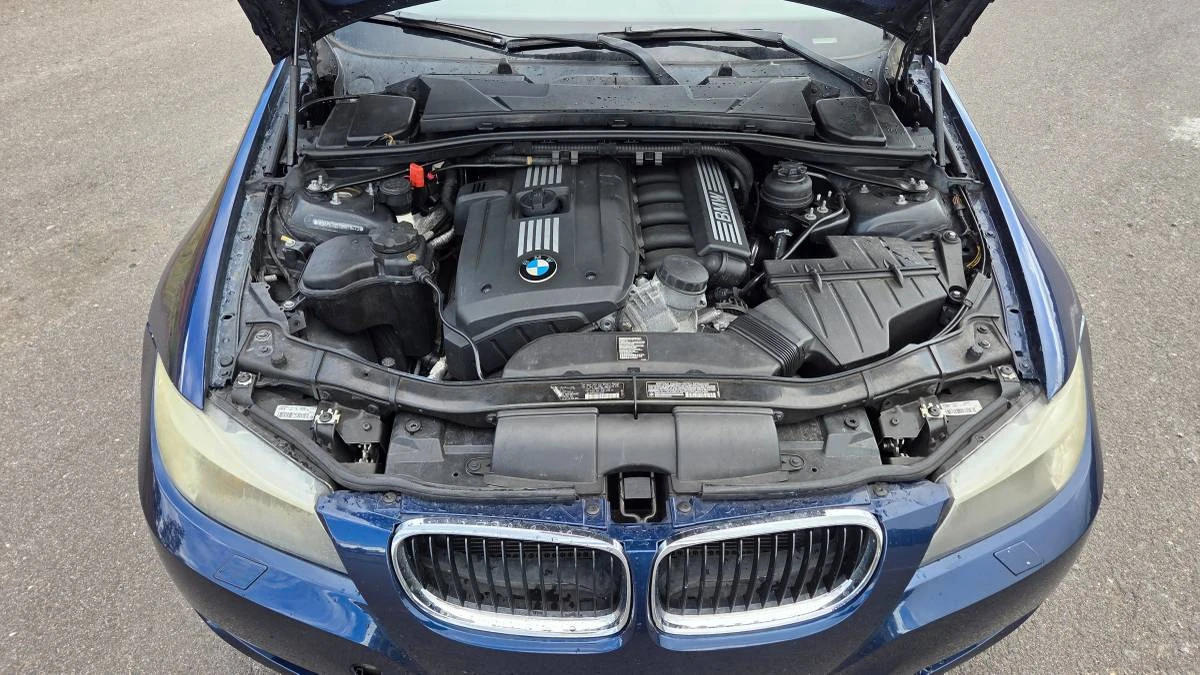 2011 BMW E90 3 Series Sedan - Image 12 of 17