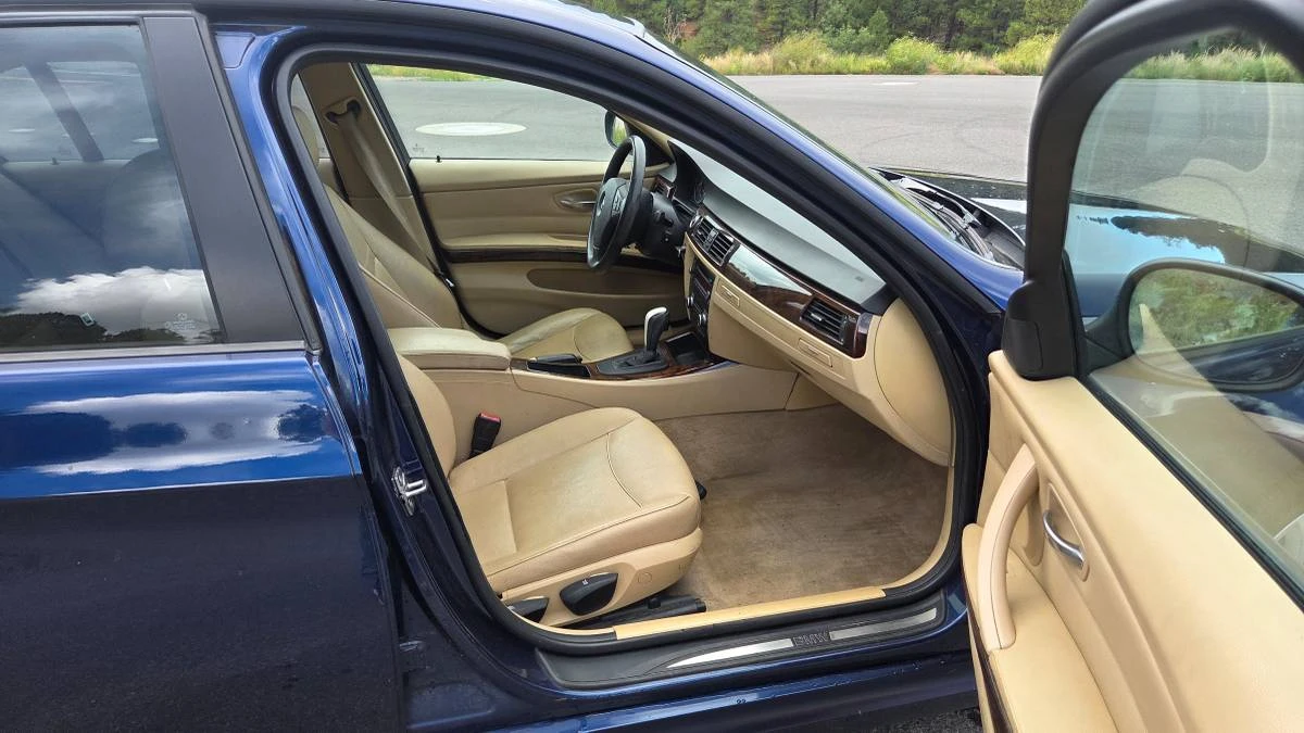 2011 BMW E90 3 Series Sedan - Image 13 of 17