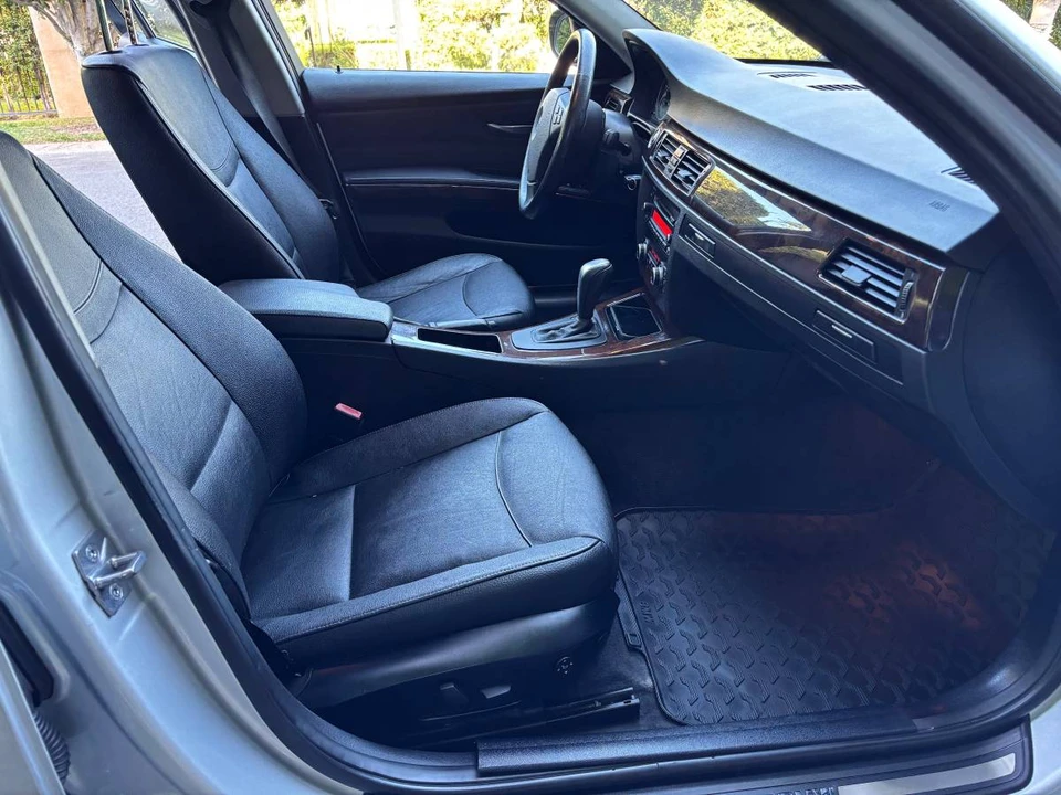 2011 BMW E90 3 Series Sedan - Image 18 of 24