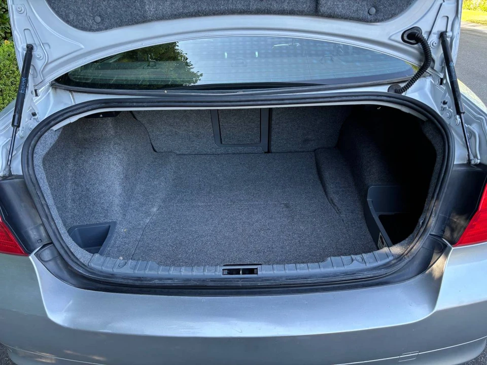 2011 BMW E90 3 Series Sedan - Image 22 of 24