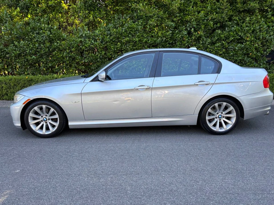 2011 BMW E90 3 Series Sedan - Image 4 of 24