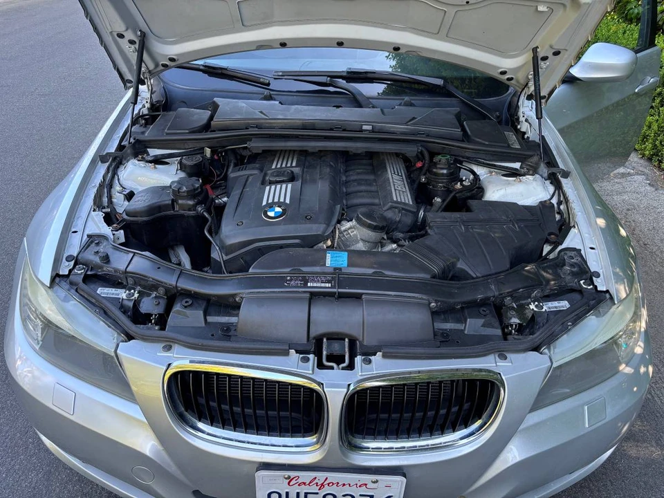 2011 BMW E90 3 Series Sedan - Image 23 of 24