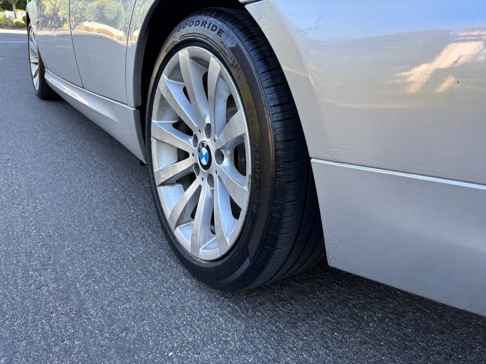 2011 BMW E90 3 Series Sedan - Image 21 of 24