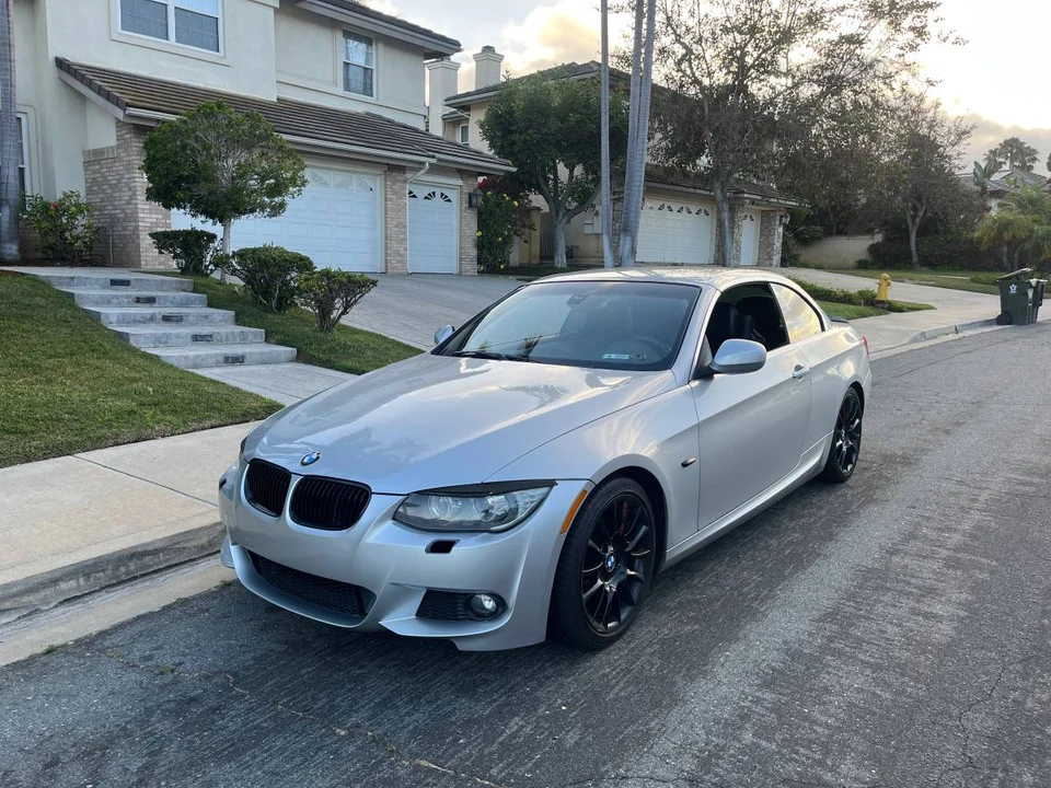 2011 BMW E93 3 Series Convertible - Image 17 of 18