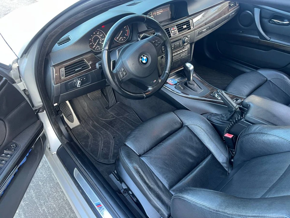 2011 BMW E93 3 Series Convertible - Image 2 of 18