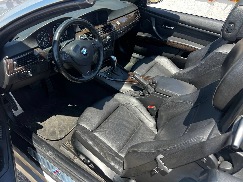 2011 BMW E93 3 Series Convertible - Image 14 of 21