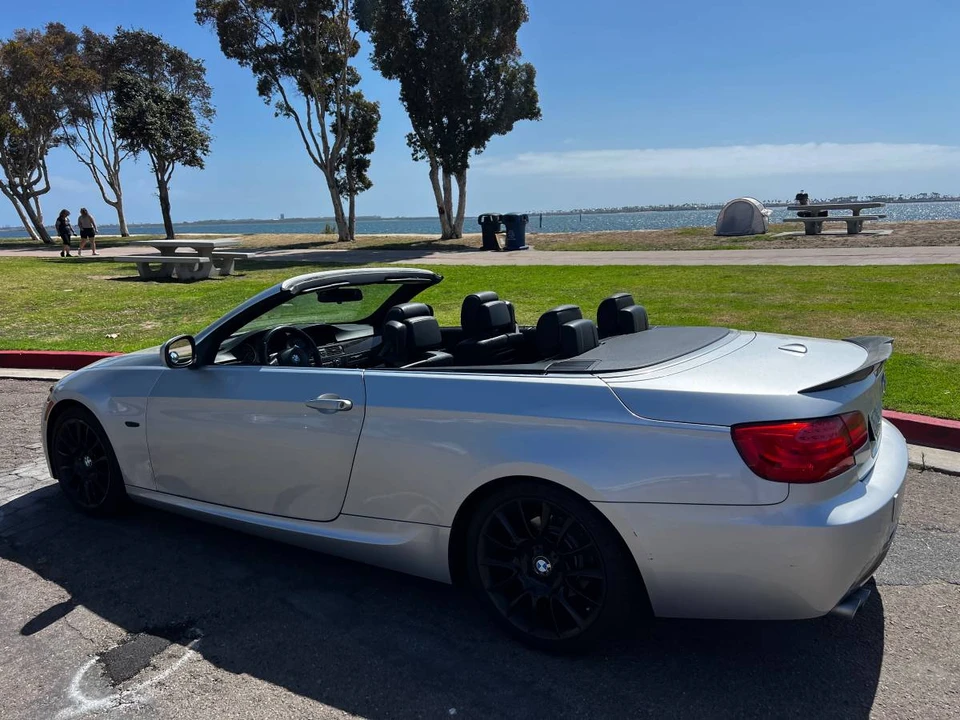 2011 BMW E93 3 Series Convertible - Image 3 of 18