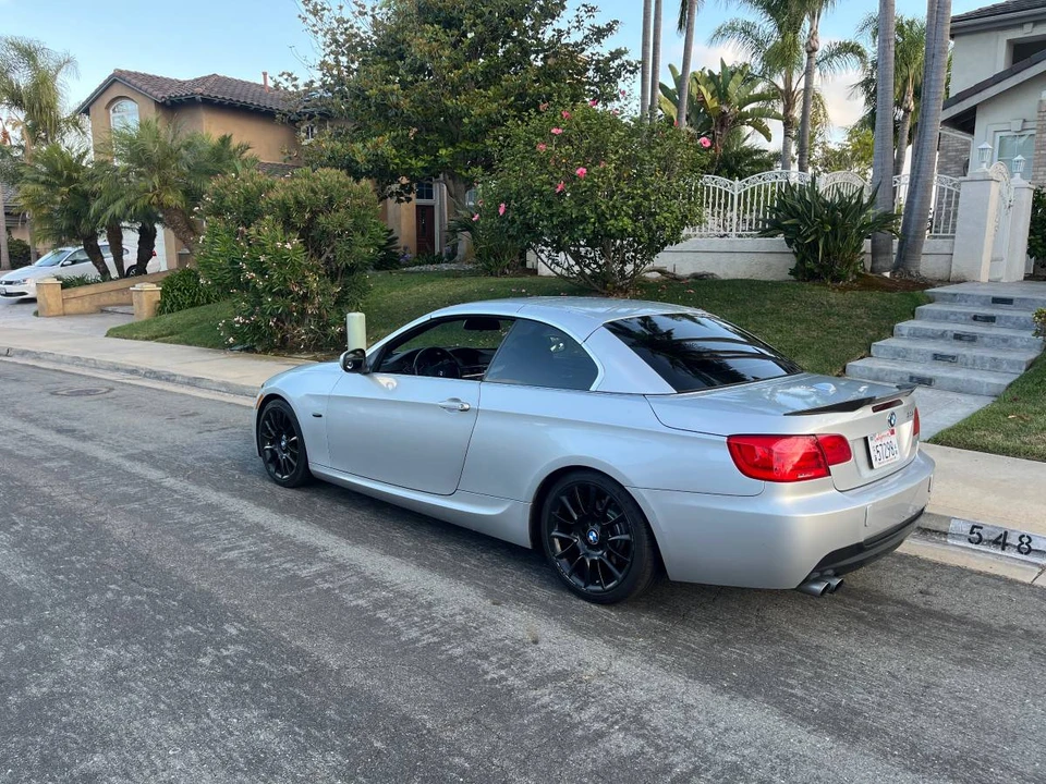 2011 BMW E93 3 Series Convertible - Image 15 of 18