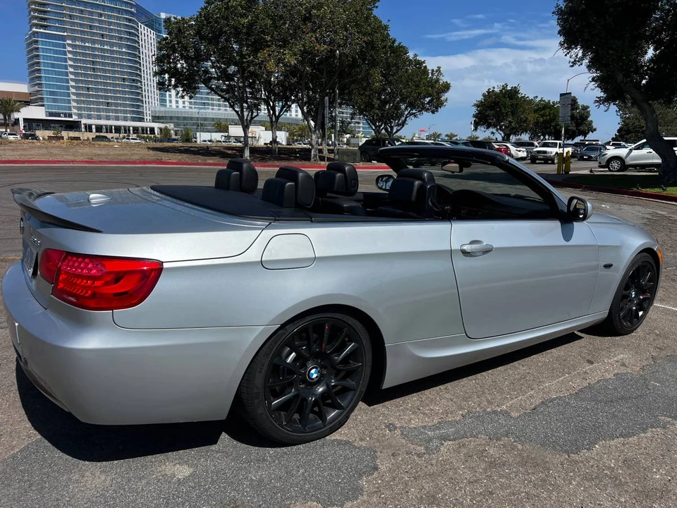 2011 BMW E93 3 Series Convertible - Image 13 of 18