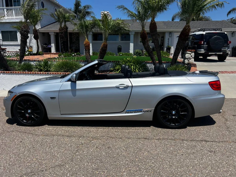 2011 BMW E93 3 Series Convertible - Image 13 of 21