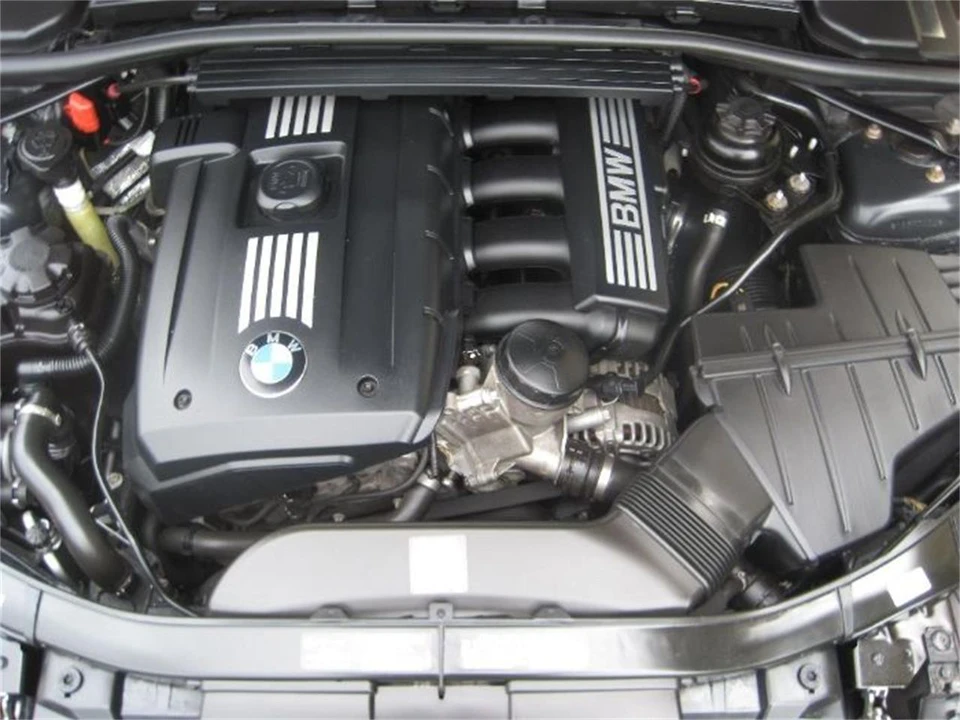 2011 BMW E90 3 Series Sedan - Image 7 of 15