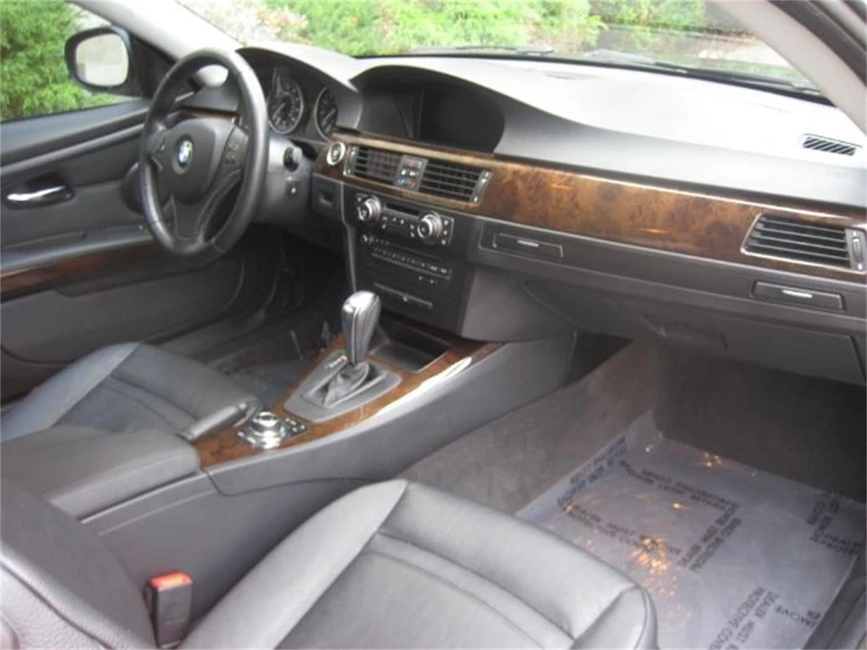 2011 BMW E90 3 Series Sedan - Image 13 of 15