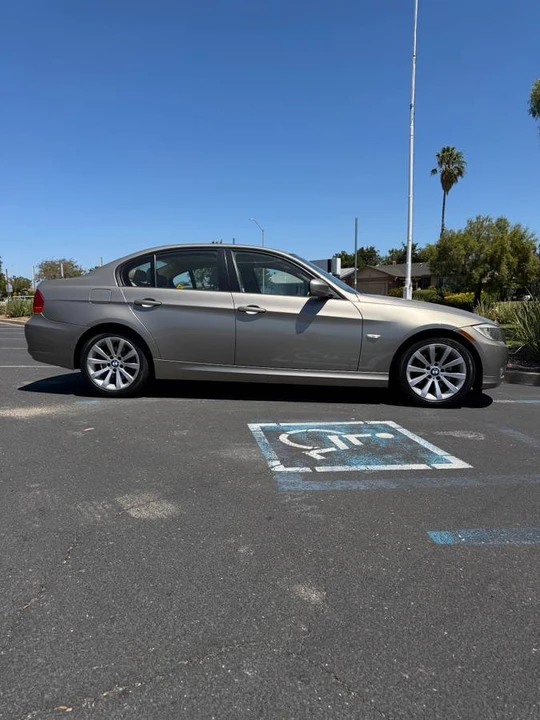 2011 BMW E90 3 Series Sedan - Image 3 of 9