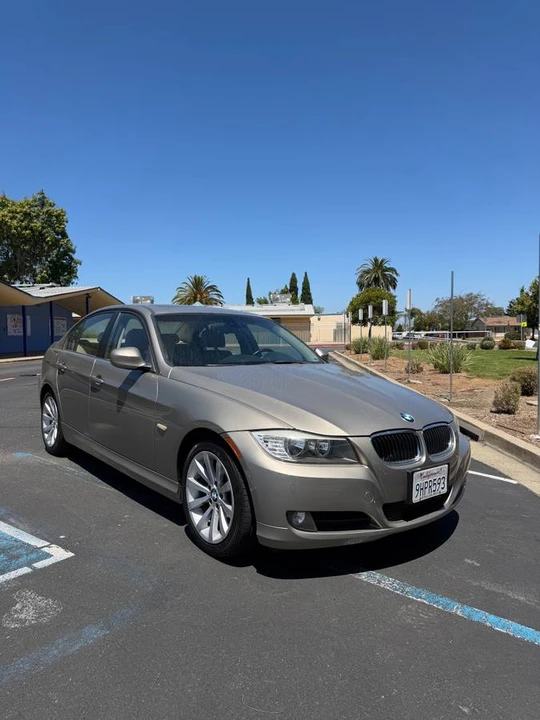 2011 BMW E90 3 Series Sedan - Image 2 of 9