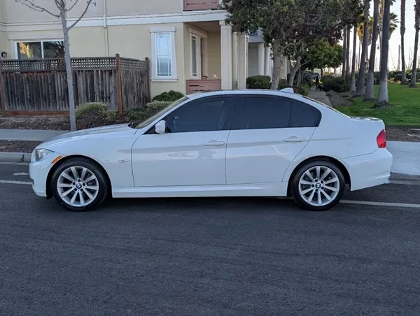 2011 BMW E90 3 Series Sedan - Image 8 of 18