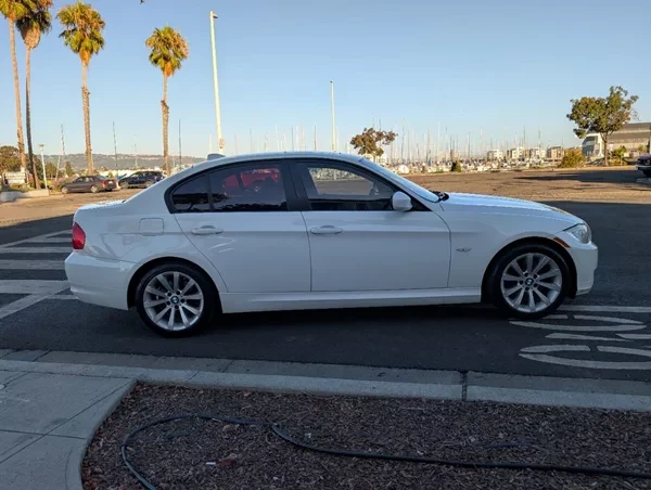 2011 BMW E90 3 Series Sedan - Image 4 of 18