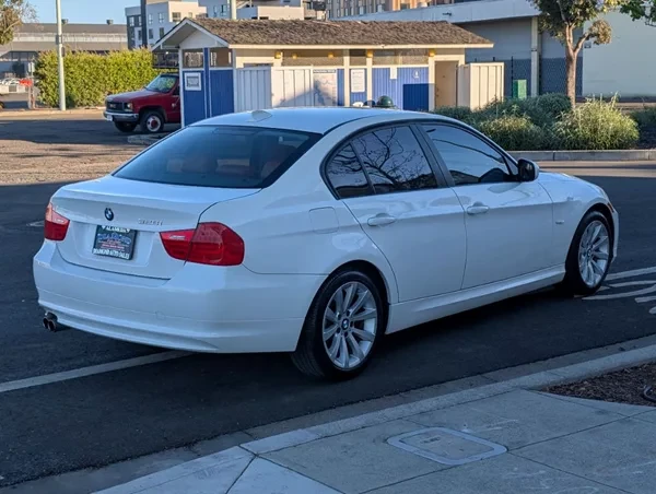 2011 BMW E90 3 Series Sedan - Image 5 of 18