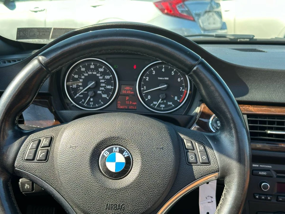 2011 BMW E93 3 Series Convertible - Image 14 of 18