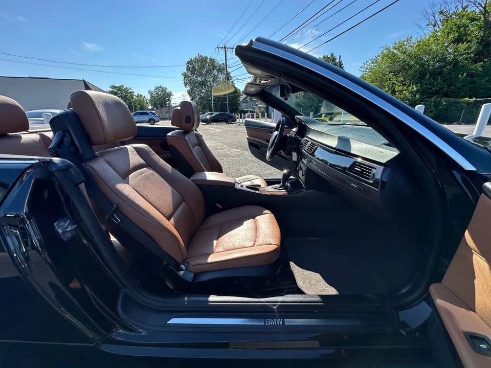 2011 BMW E93 3 Series Convertible - Image 12 of 18