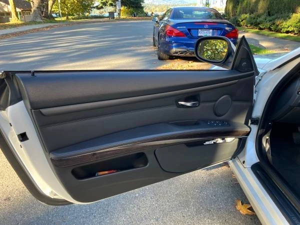 2011 BMW E93 3 Series Convertible - Image 13 of 21