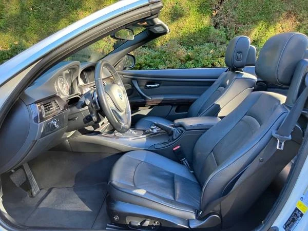 2011 BMW E93 3 Series Convertible - Image 14 of 21