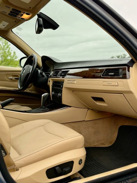 2011 BMW E90 3 Series Sedan - Image 16 of 20