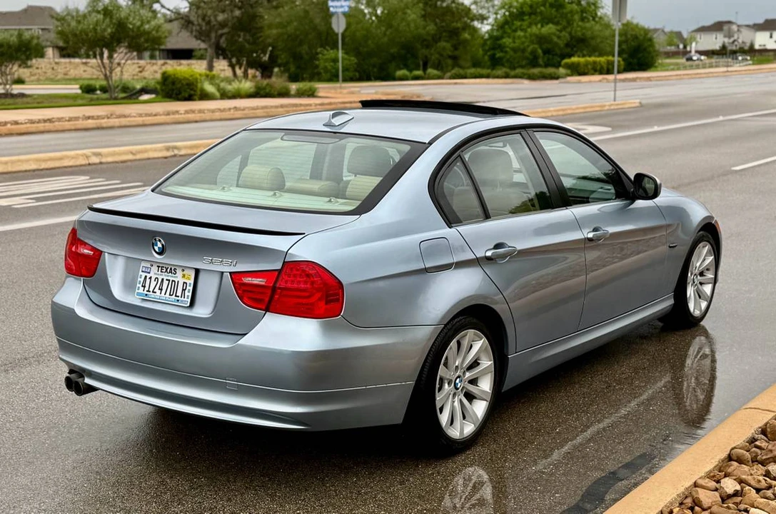2011 BMW E90 3 Series Sedan - Image 10 of 20