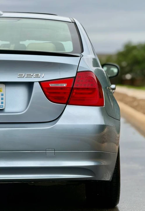 2011 BMW E90 3 Series Sedan - Image 12 of 20