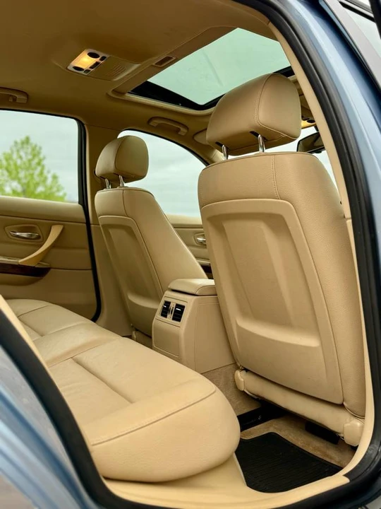 2011 BMW E90 3 Series Sedan - Image 19 of 20